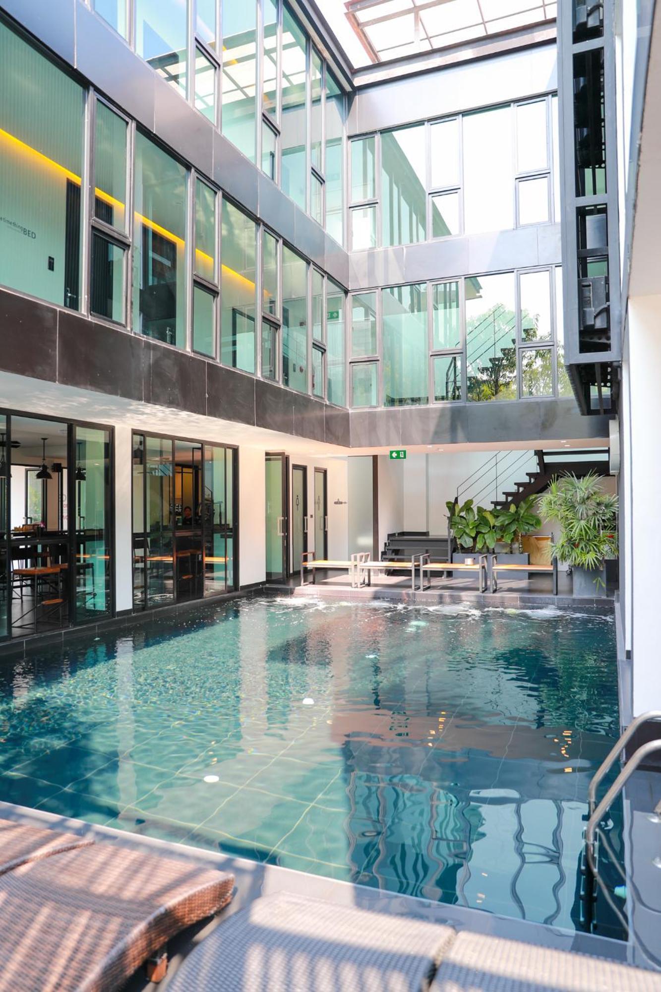 Отель Bed Chiangmai Gate- Adults Only Чиангмай Экстерьер фото