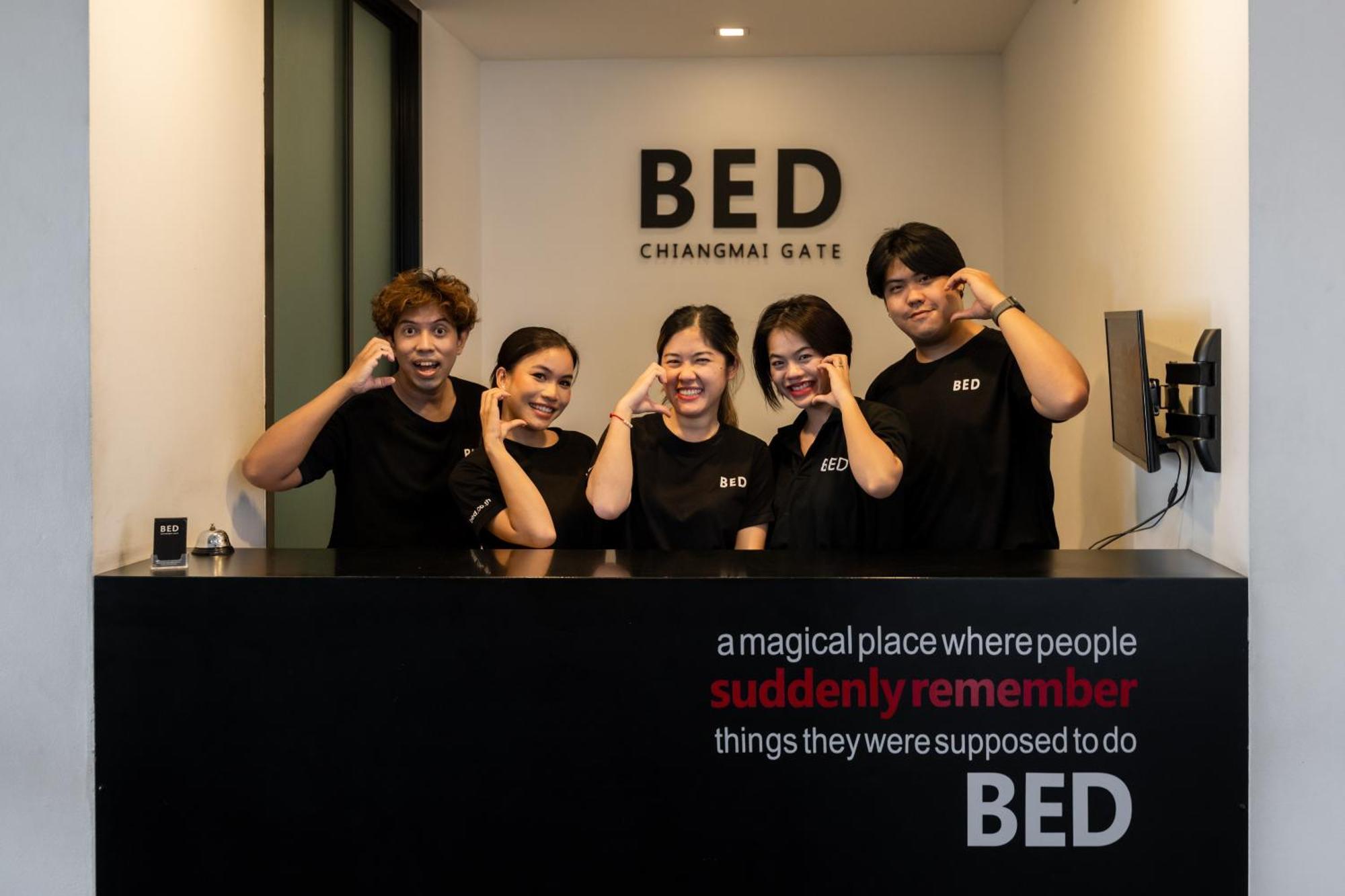 Отель Bed Chiangmai Gate- Adults Only Чиангмай Экстерьер фото