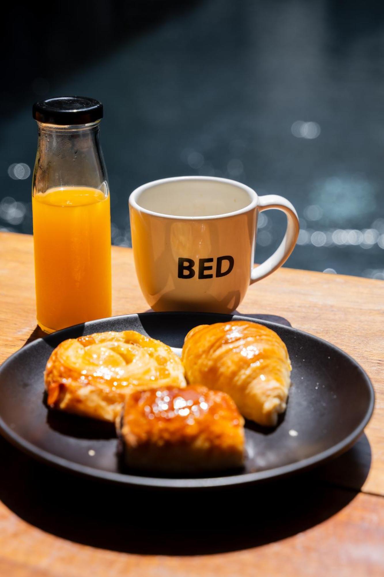 Отель Bed Chiangmai Gate- Adults Only Чиангмай Экстерьер фото
