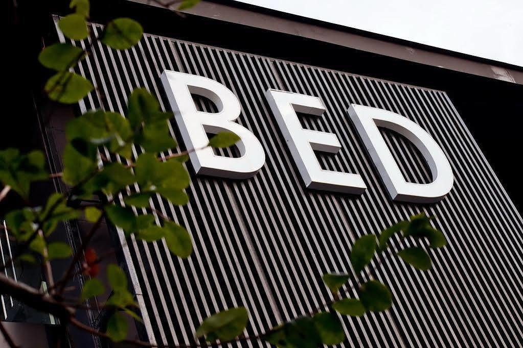 Отель Bed Chiangmai Gate- Adults Only Чиангмай Экстерьер фото