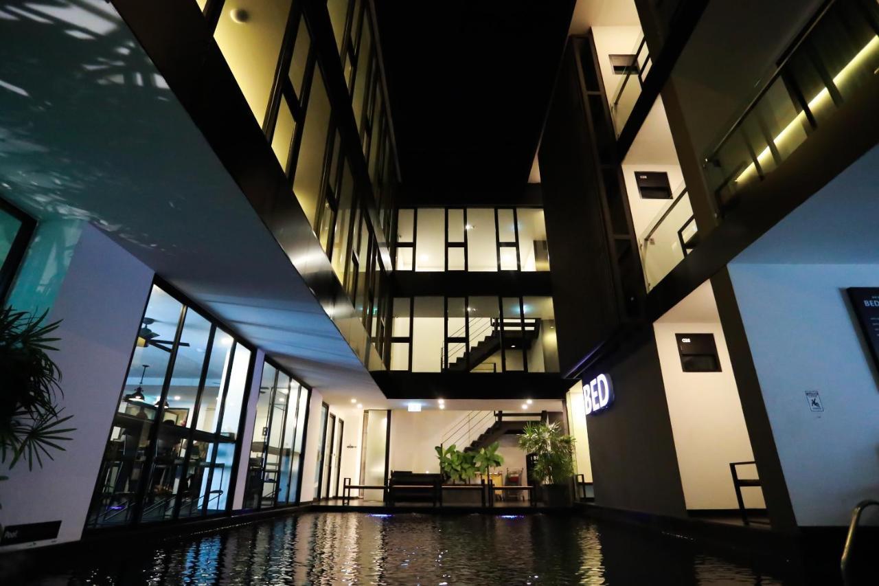 Отель Bed Chiangmai Gate- Adults Only Чиангмай Экстерьер фото
