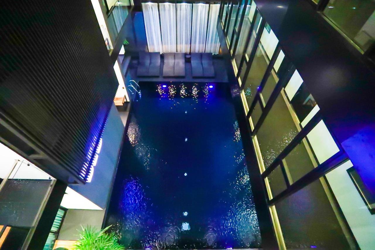 Отель Bed Chiangmai Gate- Adults Only Чиангмай Экстерьер фото